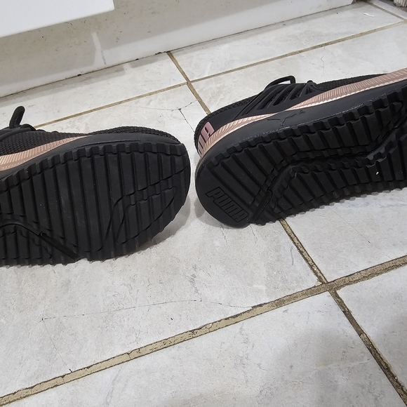 Puma-shoes,size 8 - Picture 5 of 5